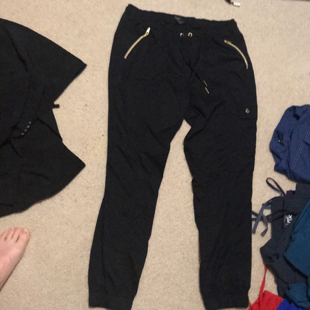 Jaanu scrub jogger style pants Large.
